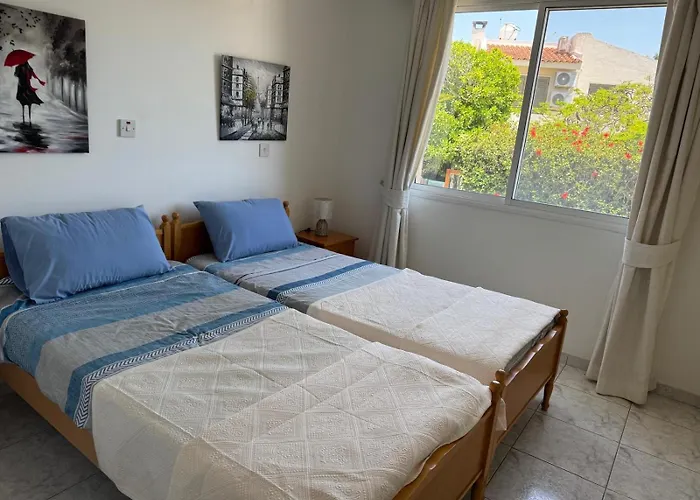 아파트 Golden Hour At King Danaos 파포스