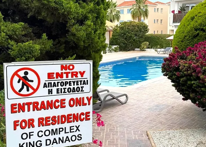 Golden Hour At King Danaos アパート *